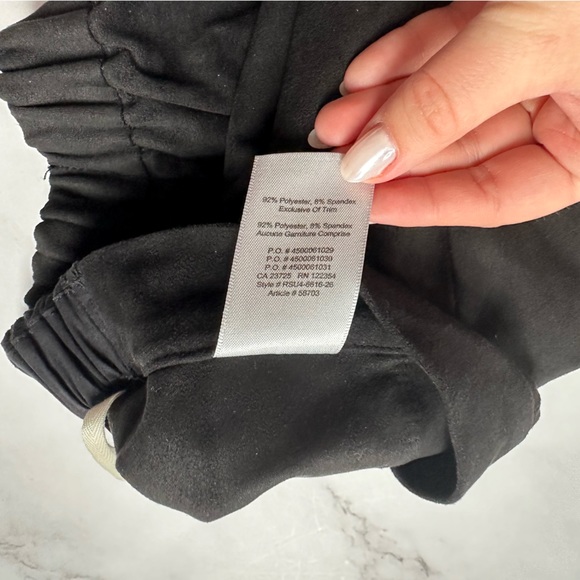 Aritzia Wilfred Black Boissier High Waisted Shorts - Picture 7 of 16